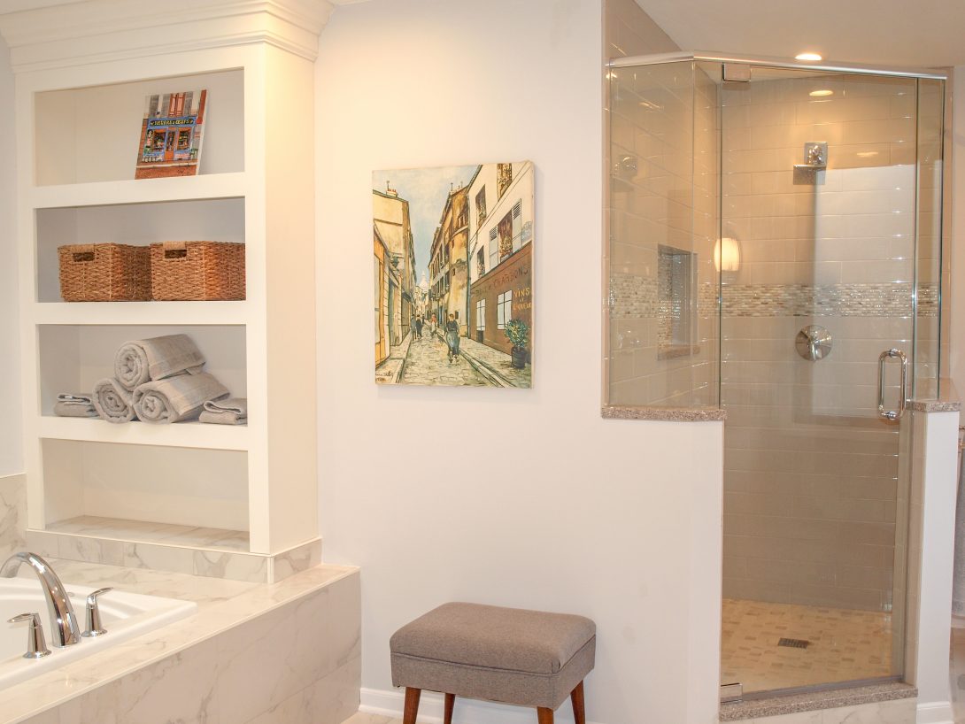 Corner Shower with Bench