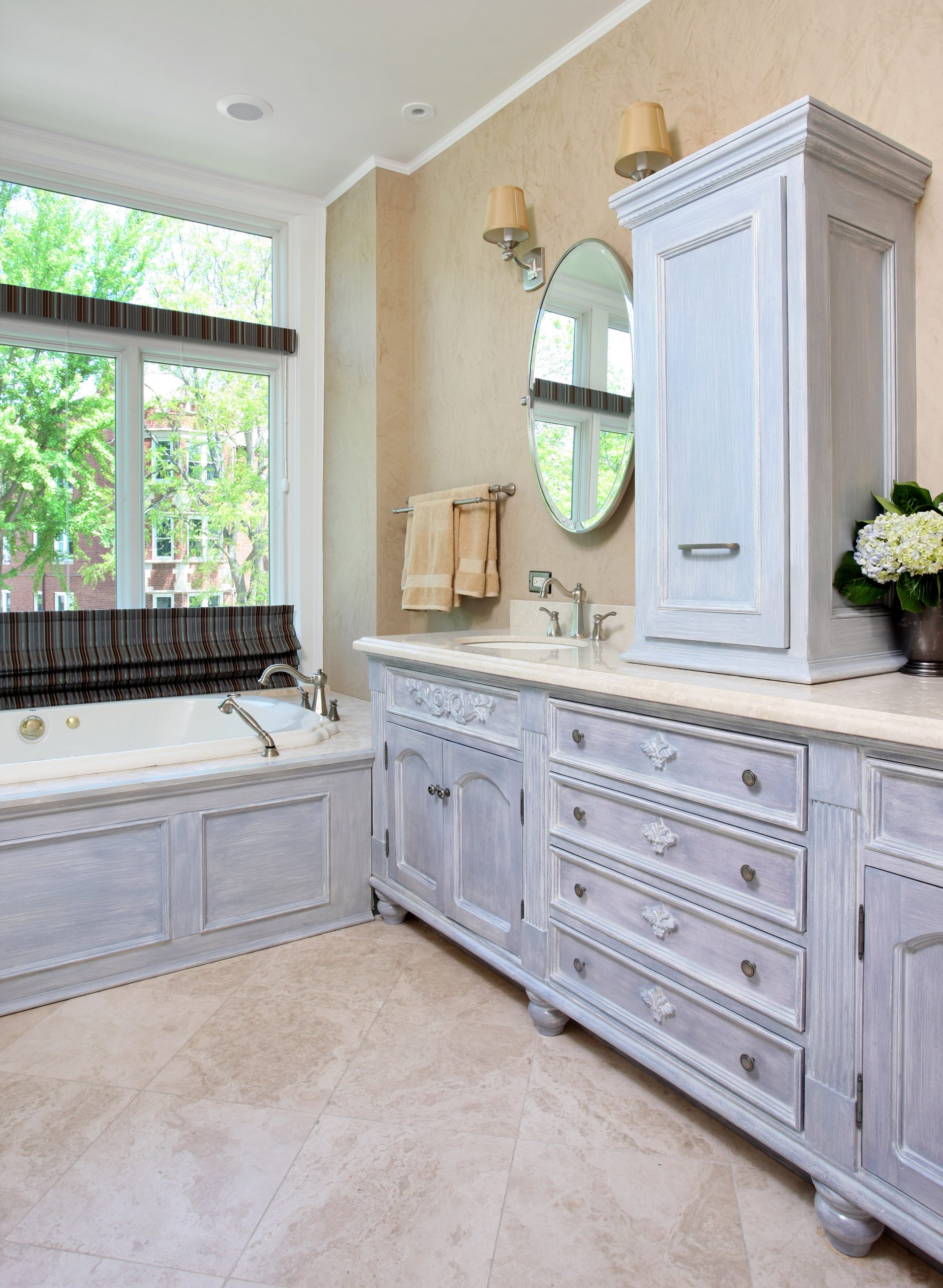 The kitchen isn’t the only place to incorporate feet either.